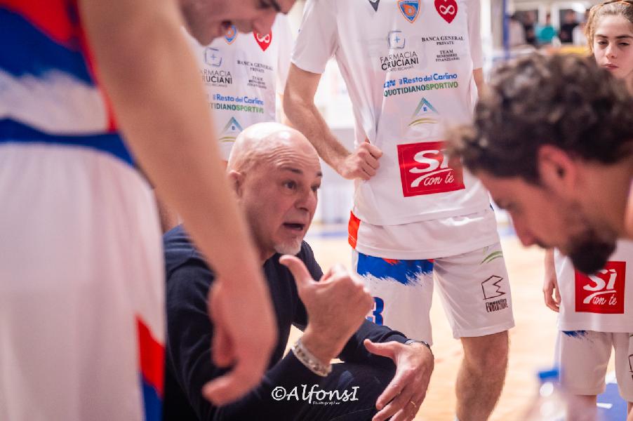 https://www.basketmarche.it/immagini_articoli/01-02-2025/attila-porto-recanati-coach-coen-proveremo-fino-ultimo-strappare-pass-playoff-600.jpg