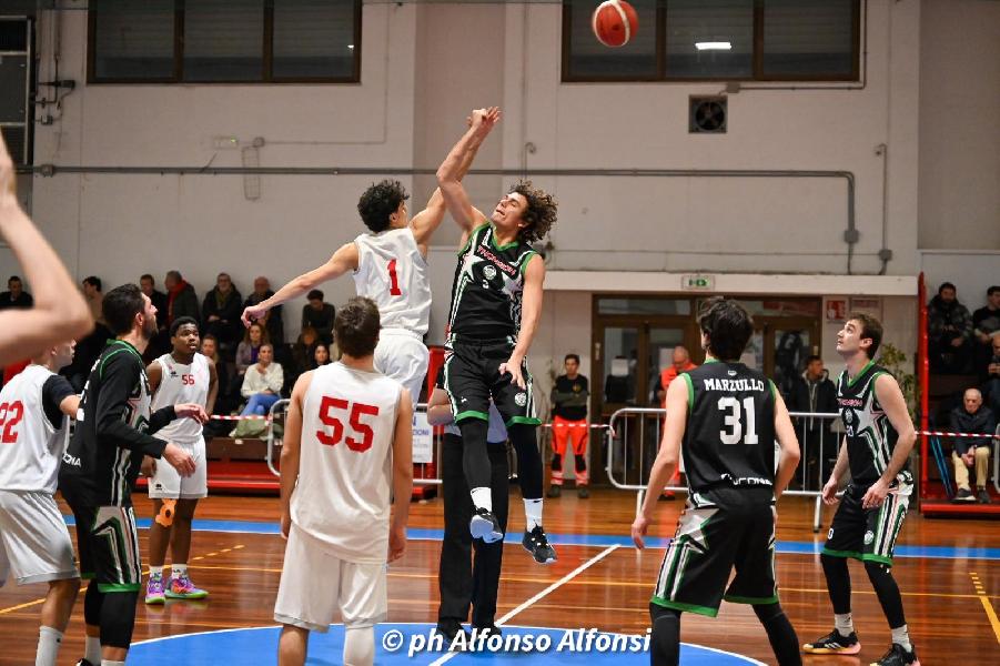 https://www.basketmarche.it/immagini_articoli/01-02-2025/campetto-ancona-sale-tono-quarto-ritrova-vittoria-campo-pallacanestro-jesi-600.jpg