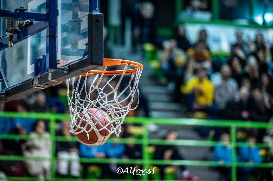 https://www.basketmarche.it/immagini_articoli/01-10-2024/serie-interregionale-giudice-sportivo-omologa-partita-punteggio-600.jpg