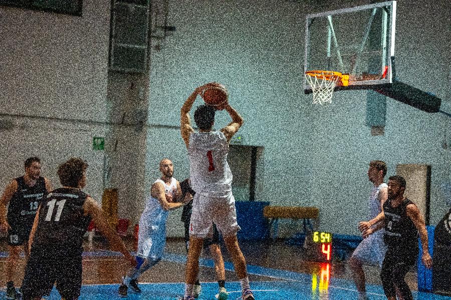 https://www.basketmarche.it/immagini_articoli/01-11-2024/netta-vittoria-montecchio-sport-campo-pallacanestro-jesi-600.jpg