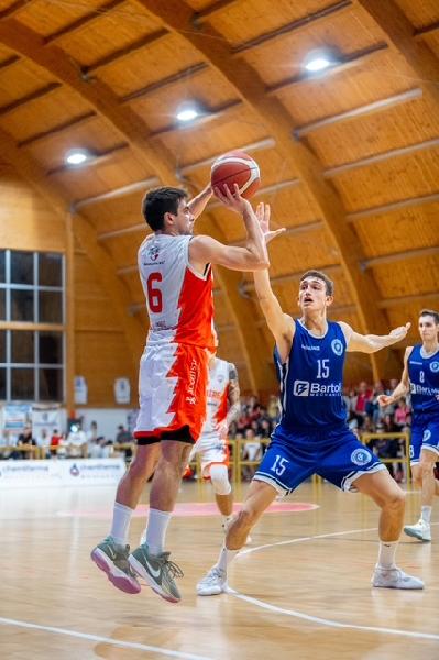 https://www.basketmarche.it/immagini_articoli/01-12-2024/baskrs-forlimpopoli-tornano-trasferta-pesaro-vittoria-consecutiva-600.jpg