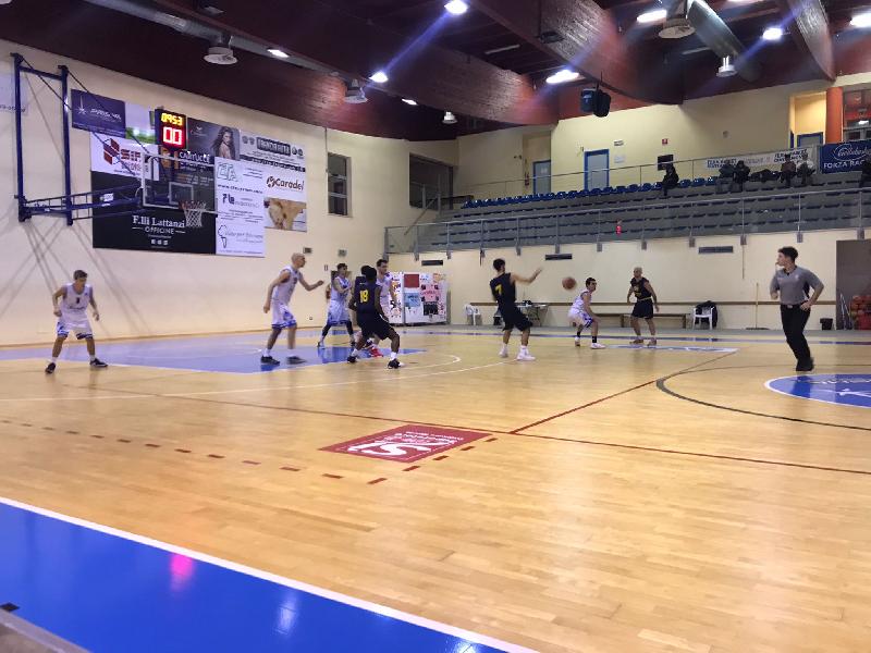 https://www.basketmarche.it/immagini_articoli/01-12-2024/pallacanestro-recanati-espugna-campo-feba-civitanova-600.jpg