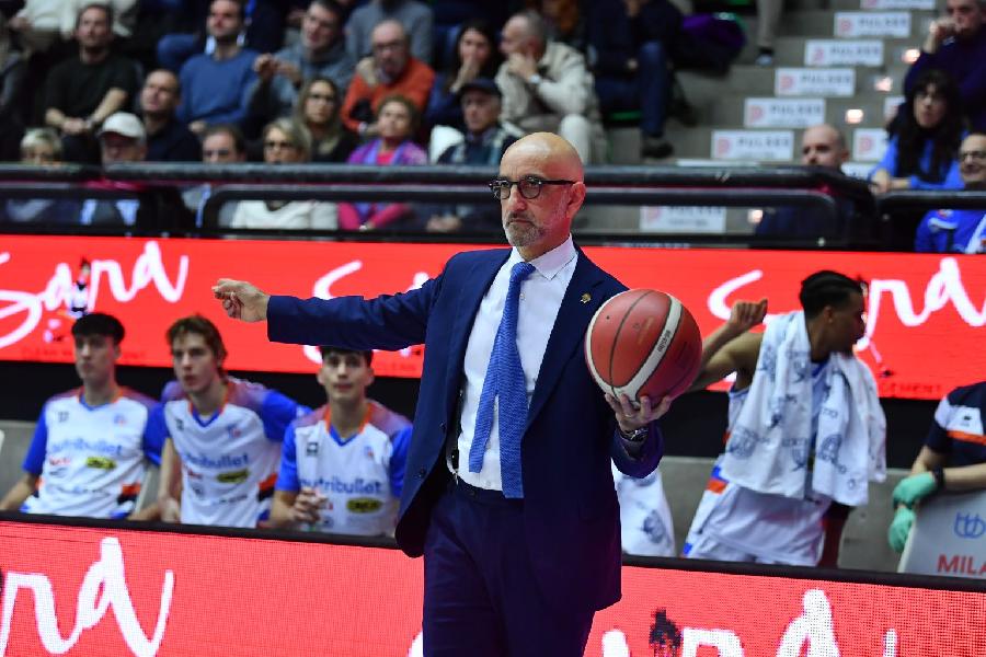 https://www.basketmarche.it/immagini_articoli/01-12-2024/treviso-basket-coach-vitucci-vittoria-premia-nostro-grande-carattere-forza-reagire-600.jpg