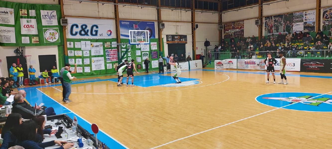 https://www.basketmarche.it/immagini_articoli/02-02-2025/perugia-basket-gioca-quarto-applausi-punti-chieti-600.jpg