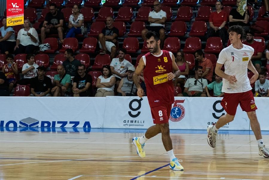 https://www.basketmarche.it/immagini_articoli/02-09-2024/pesaro-salvatore-parrillo-questo-gruppo-lavora-parla-viene-chiesto-600.jpg