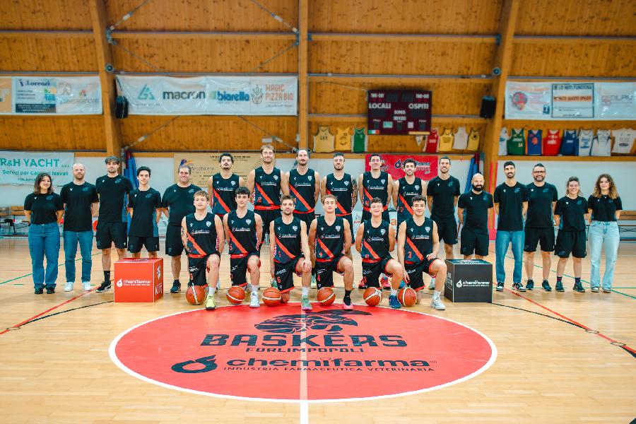 https://www.basketmarche.it/immagini_articoli/02-11-2024/baskrs-forlimpopoli-passano-campo-wispone-taurus-jesi-restano-imbattuti-600.jpg