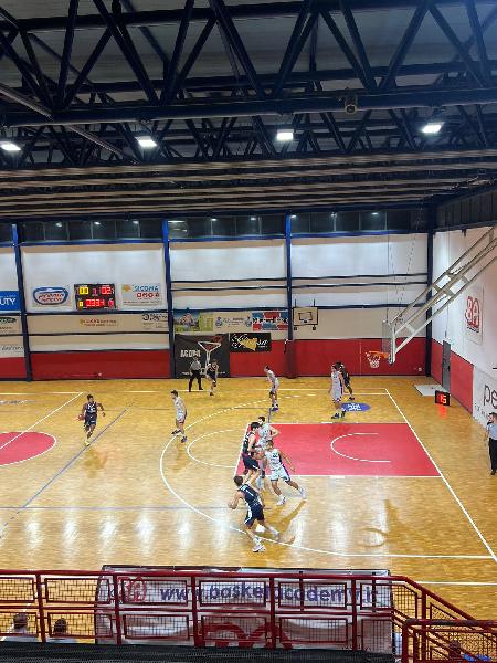 https://www.basketmarche.it/immagini_articoli/02-12-2024/gara-dimenticare-virtus-civitanova-campo-valdiceppo-basket-600.jpg