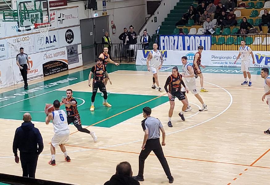 https://www.basketmarche.it/immagini_articoli/03-02-2025/porto-sant-elpidio-basket-supera-pisaurum-conquista-terza-vittoria-consecutiva-600.jpg