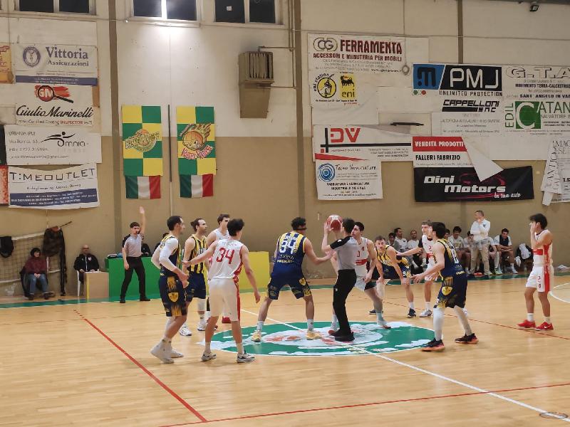 https://www.basketmarche.it/immagini_articoli/03-02-2025/sutor-montegranaro-mani-vuote-trasferta-urbania-600.jpg