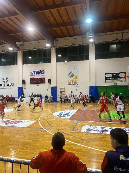 https://www.basketmarche.it/immagini_articoli/03-02-2025/virtus-civitanova-chiude-prima-fase-ininfluente-sconfitta-600.jpg