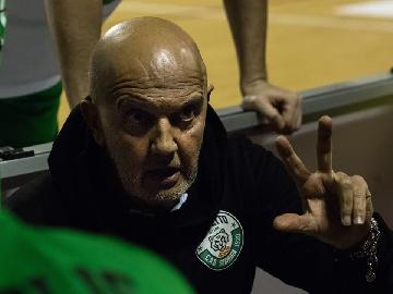 https://www.basketmarche.it/immagini_articoli/03-06-2018/il-trionfo-de-il-campetto-ancona-coach-maurizio-marsigliani--una-soddisfazione-incredibile-dedico-questa-vittoria-a-mia-moglie--270.jpg