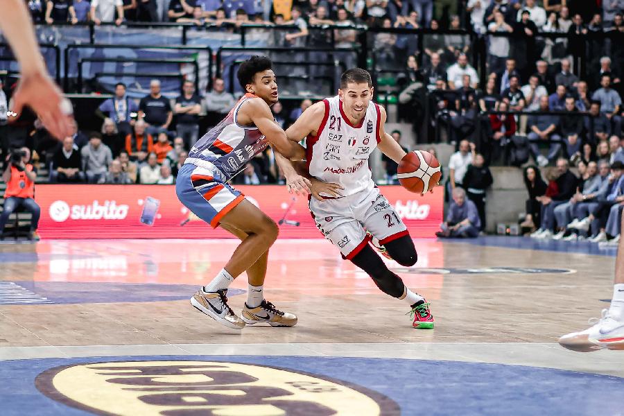 https://www.basketmarche.it/immagini_articoli/04-01-2025/olimpia-milano-perde-pezzi-pistoia-senza-nebo-causeur-shields-leday-600.jpg