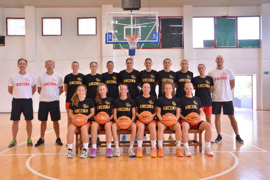 https://www.basketmarche.it/immagini_articoli/04-10-2024/basket-girls-ancona-pronto-esordio-palascherma-arriva-pallacanestro-vigarano-600.jpg