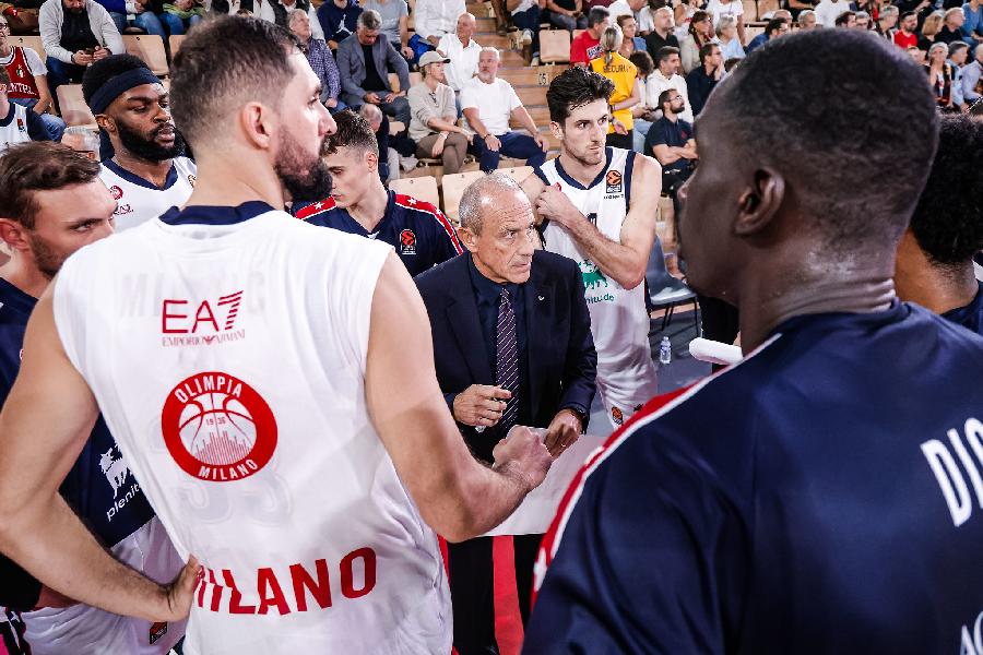 https://www.basketmarche.it/immagini_articoli/04-10-2024/olimpia-milano-coach-messina-nostro-livello-fisicit-stato-altezza-competizione-600.jpg