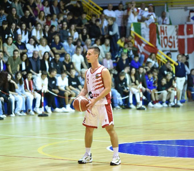 https://www.basketmarche.it/immagini_articoli/04-10-2024/vigor-matelica-attesa-classica-campo-bramante-pesaro-600.jpg