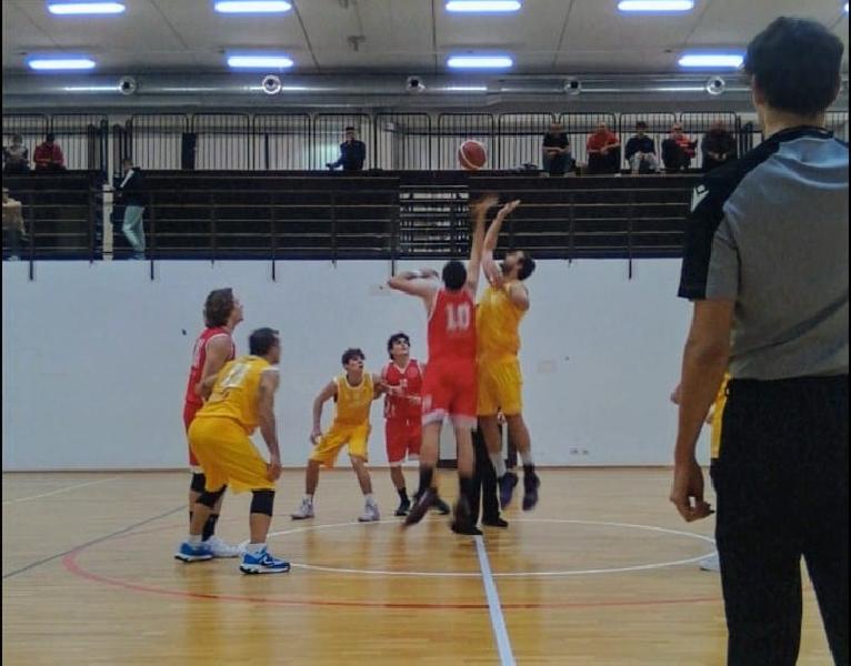 https://www.basketmarche.it/immagini_articoli/04-11-2024/niente-fare-basket-fermo-amatori-severino-600.jpg