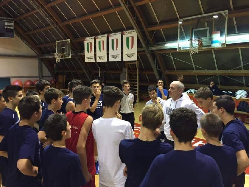 https://www.basketmarche.it/immagini_articoli/05-02-2025/coach-luca-ciaboco-nominato-allenatore-benemerito-600.jpg