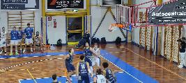 https://www.basketmarche.it/immagini_articoli/05-10-2024/convincente-vittoria-basket-gubbio-foligno-basket-120.jpg