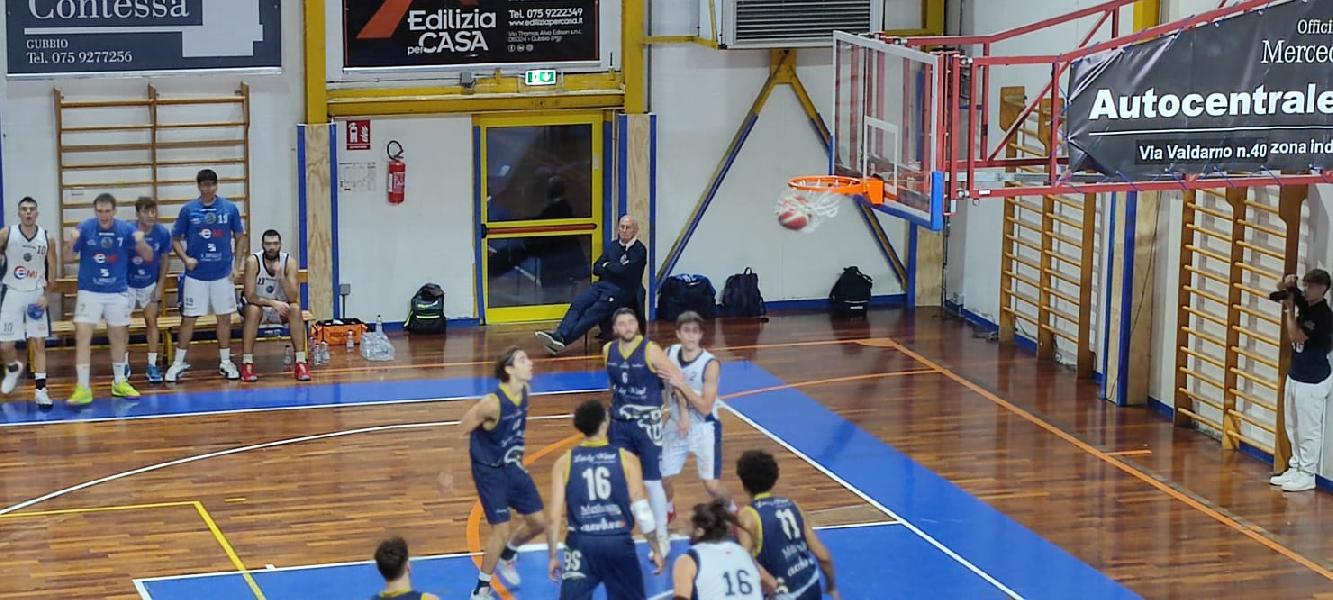 https://www.basketmarche.it/immagini_articoli/05-10-2024/convincente-vittoria-basket-gubbio-foligno-basket-600.jpg