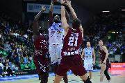 https://www.basketmarche.it/immagini_articoli/05-10-2024/trapani-shark-allunga-tempo-espugna-campo-treviso-basket-120.jpg