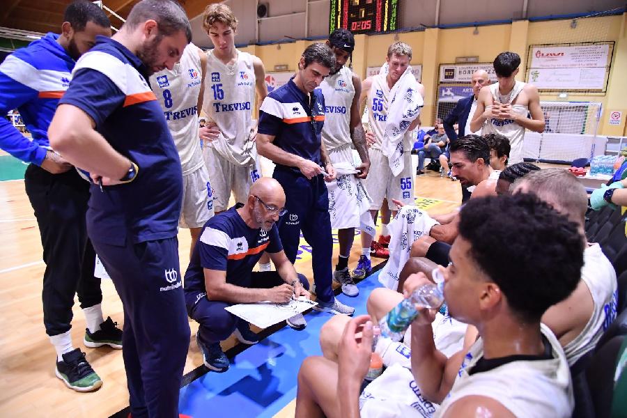 https://www.basketmarche.it/immagini_articoli/05-10-2024/treviso-basket-coach-vitucci-trapani-sfida-molto-difficile-aspettative-nostri-confronti-sono-molto-alte-600.jpg