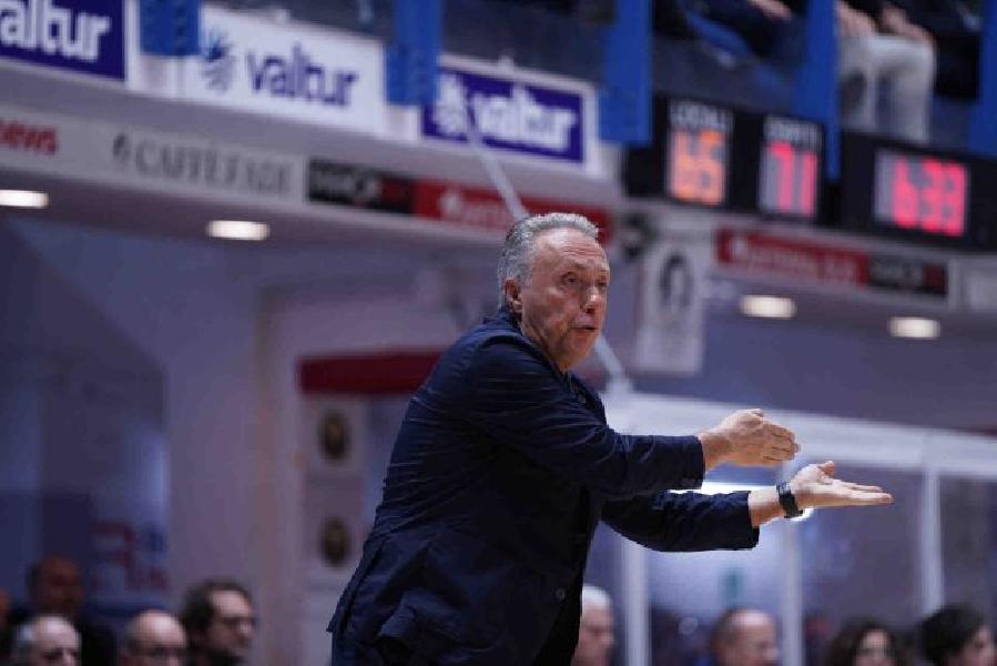 https://www.basketmarche.it/immagini_articoli/06-01-2025/valtur-brindisi-coach-bucchi-stiamo-cercando-equilibri-gruppo-ricostruendo-dopo-periodo-alti-bassi-600.jpg