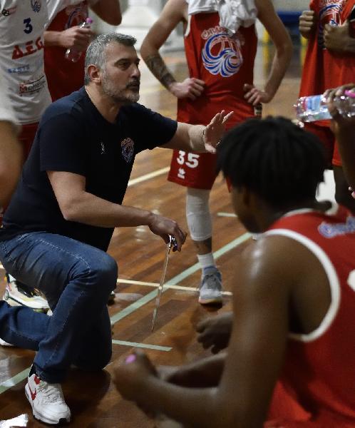 https://www.basketmarche.it/immagini_articoli/06-02-2025/chiaravalle-basket-coach-riciputi-dobbiamo-crescere-tanto-livello-solidit-mentale-progressi-iniziano-vedere-600.jpg