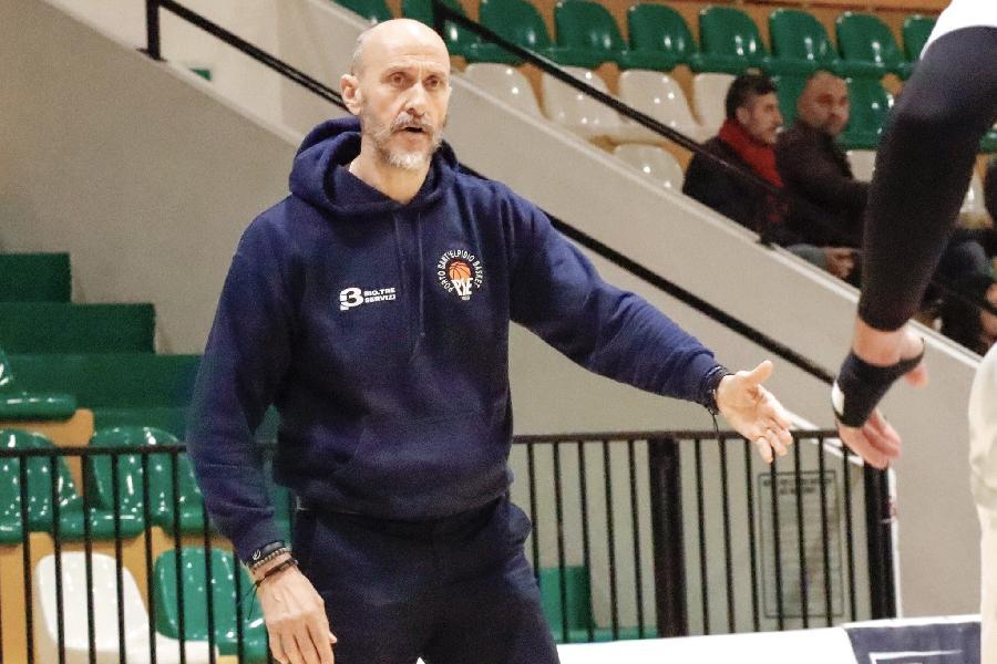 https://www.basketmarche.it/immagini_articoli/06-02-2025/pselpidio-basket-coach-salvatore-prestazione-poco-brillante-fine-stato-decisivo-orgoglio-miei-ragazzi-600.jpg