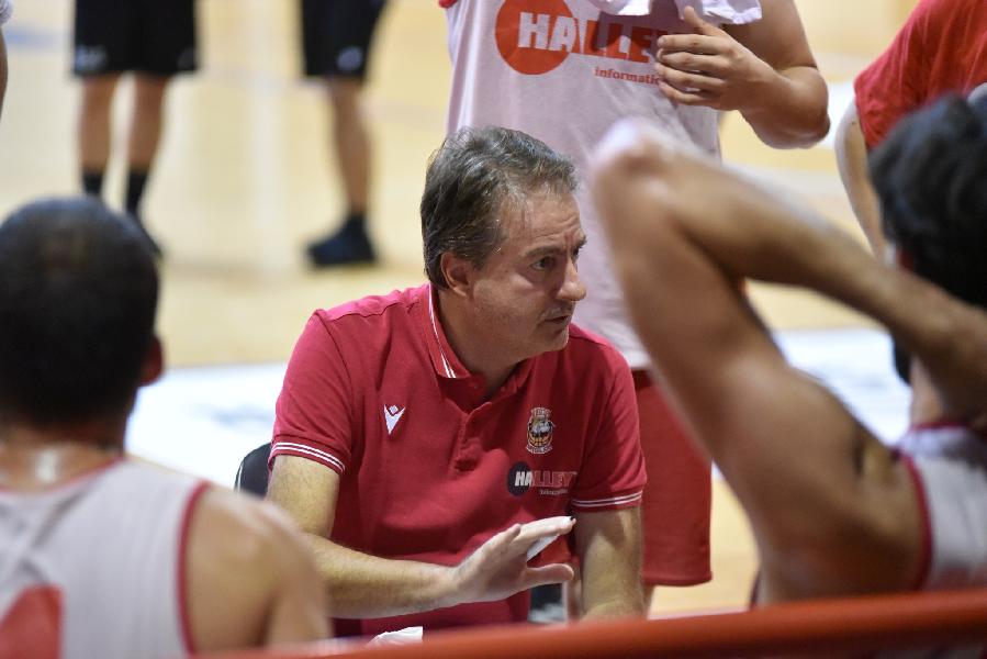 https://www.basketmarche.it/immagini_articoli/06-10-2024/vigor-matelica-coach-trullo-finale-mancata-lucidit-dobbiamo-cercare-restare-uniti-600.jpg