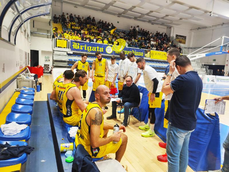 https://www.basketmarche.it/immagini_articoli/06-11-2024/pall-recanati-coach-chiara-siamo-stati-altezza-sono-mancate-qualit-intensit-600.jpg