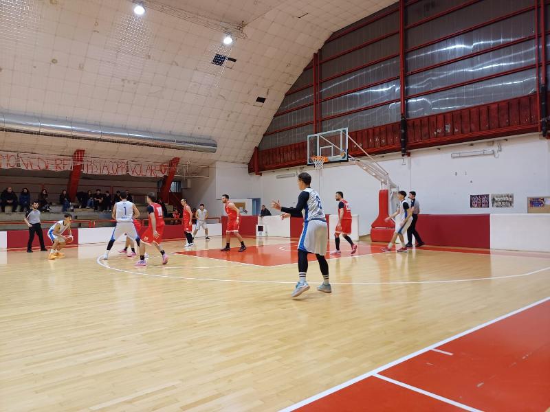 https://www.basketmarche.it/immagini_articoli/06-12-2024/amatori-severino-espugna-volata-campo-macerata-600.jpg