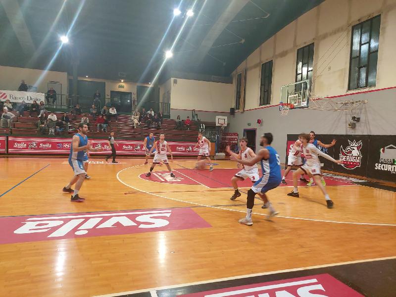 https://www.basketmarche.it/immagini_articoli/06-12-2024/pallacanestro-ellera-passa-autorit-campo-uisp-palazzetto-perugia-600.jpg