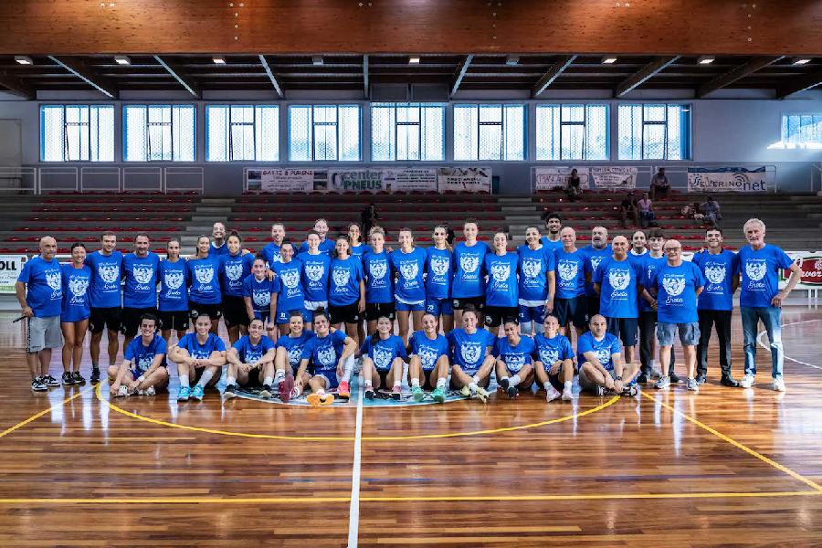 https://www.basketmarche.it/immagini_articoli/07-09-2024/thunder-matelica-supera-panthers-roseto-vince-memorial-greta-ortenzi-600.jpg