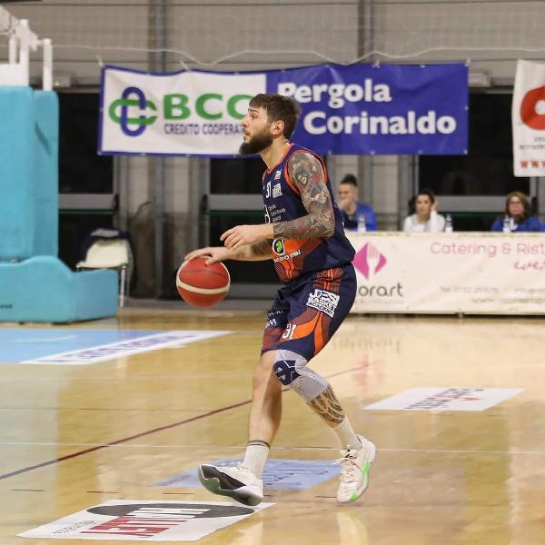 https://www.basketmarche.it/immagini_articoli/08-01-2025/basket-jesi-academy-perfettamente-riuscito-intervento-naso-marco-petrucci-600.jpg