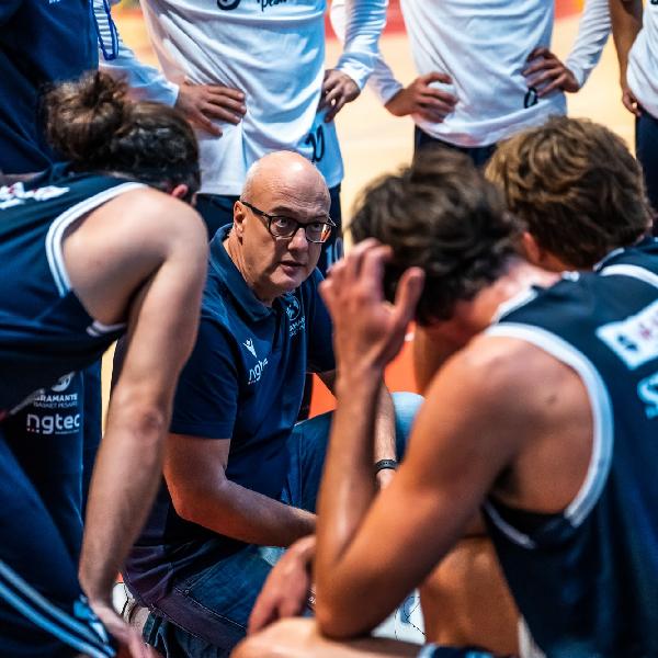 https://www.basketmarche.it/immagini_articoli/08-10-2024/bramante-coach-nicolini-vittoria-importante-entrare-giusto-clima-campionato-600.jpg