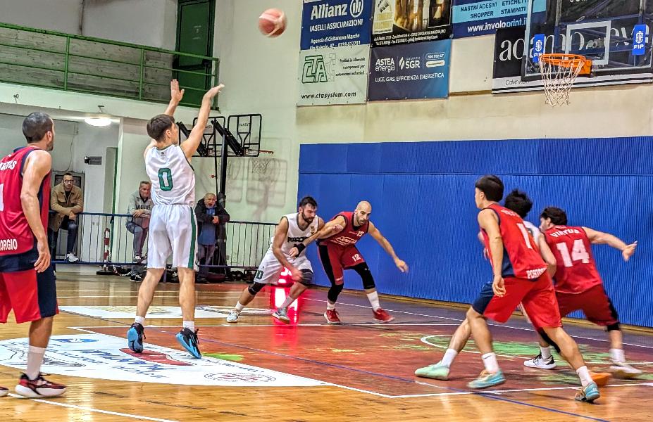 https://www.basketmarche.it/immagini_articoli/08-11-2024/chem-virtus-psgiorgio-vince-scontro-diretto-campo-picchio-civitanova-600.jpg