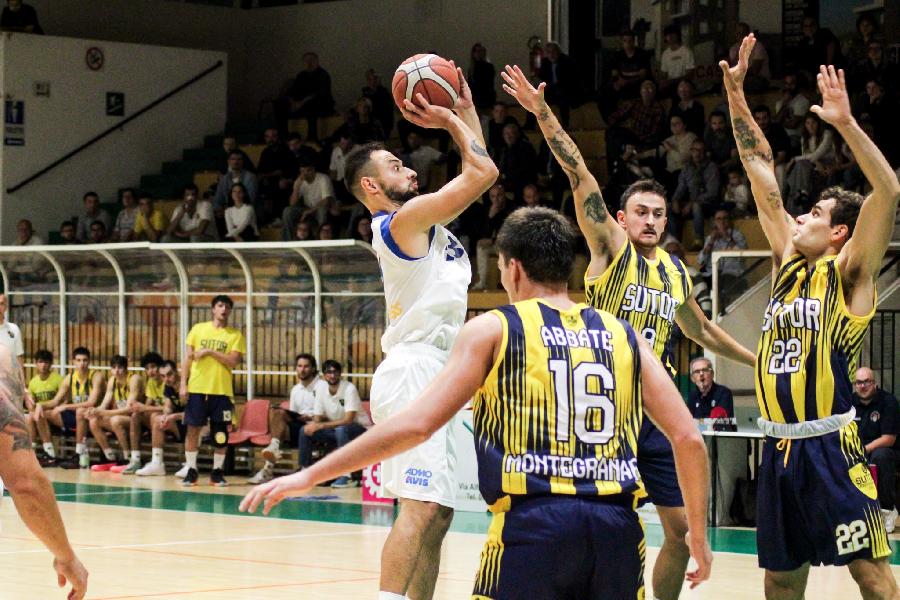 https://www.basketmarche.it/immagini_articoli/09-02-2025/grande-derby-sutor-montegranaro-porto-sant-elpidio-basket-600.jpg