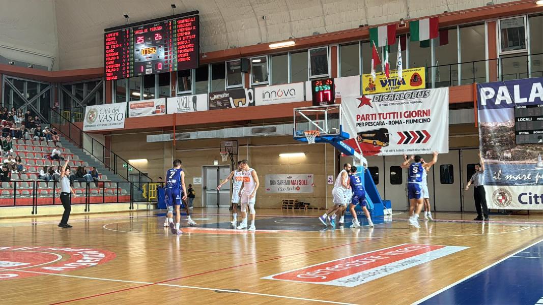 https://www.basketmarche.it/immagini_articoli/09-10-2024/vasto-basket-ritrova-vittoria-pescara-basket-600.jpg