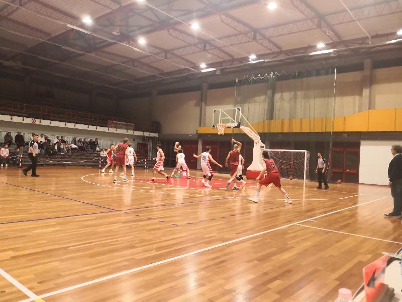 https://www.basketmarche.it/immagini_articoli/09-11-2024/basket-macerata-vince-derby-campo-basket-tolentino-600.jpg