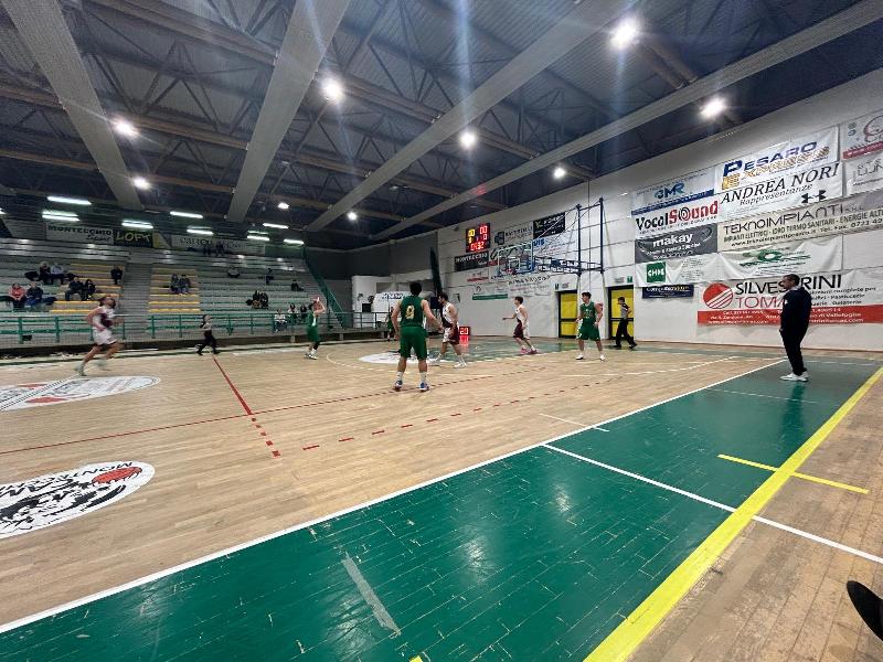 https://www.basketmarche.it/immagini_articoli/09-11-2024/montecchio-sport-ferma-corsa-basket-vadese-600.jpg