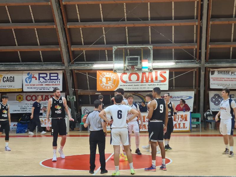 https://www.basketmarche.it/immagini_articoli/09-11-2024/real-basket-club-pesaro-supera-volata-falconara-basket-600.jpg