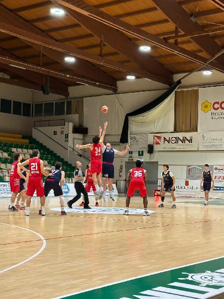 https://www.basketmarche.it/immagini_articoli/10-01-2025/sporting-porto-sant-elpidio-supera-volata-vigor-matelica-600.jpg