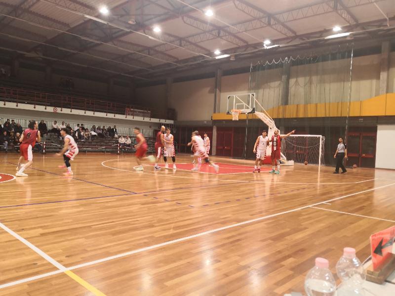 https://www.basketmarche.it/immagini_articoli/10-11-2024/basket-macerata-punti-trasferta-campo-basket-tolentino-600.jpg