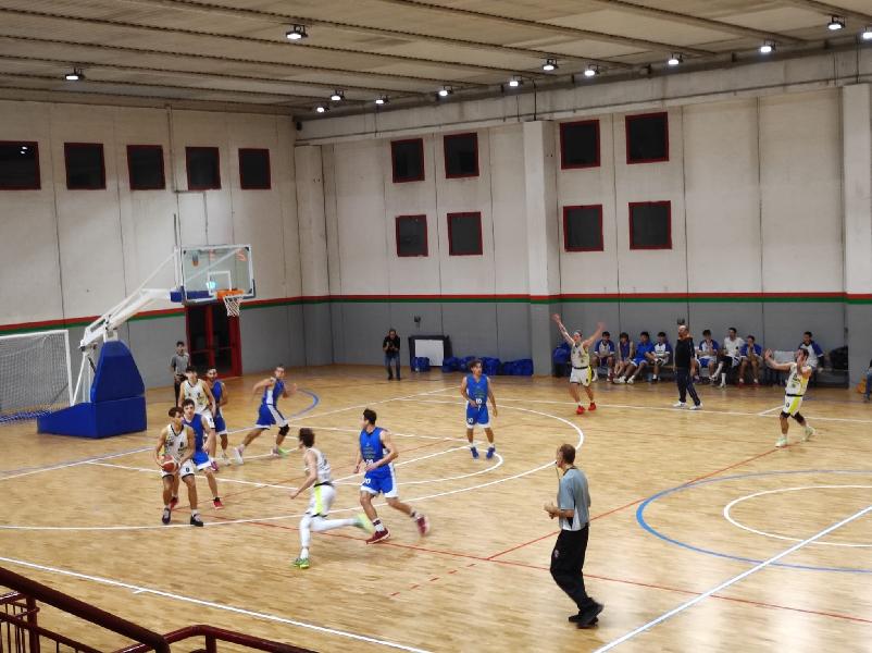 https://www.basketmarche.it/immagini_articoli/10-11-2024/pallacanestro-ellera-espugna-campo-basket-terni-dopo-supplementare-600.jpg