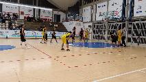 https://www.basketmarche.it/immagini_articoli/10-11-2024/spartans-pesaro-espugnano-campo-basket-fanum-120.jpg