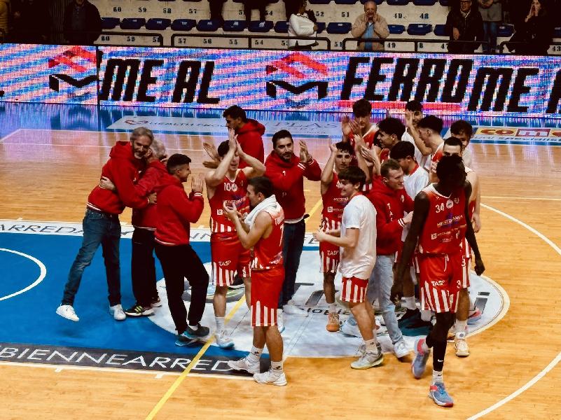 https://www.basketmarche.it/immagini_articoli/10-11-2024/tasp-teramo-coach-stirpe-roseto-ragazzi-hanno-fatto-partita-perfetta-600.jpg