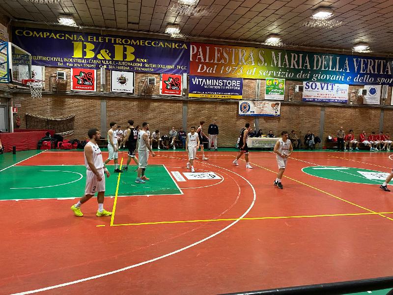 https://www.basketmarche.it/immagini_articoli/11-01-2025/uisp-palazzetto-perugia-espugna-senza-problemi-campo-favl-viterbo-600.jpg