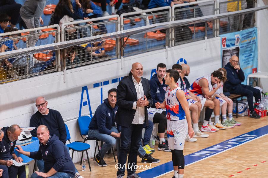 https://www.basketmarche.it/immagini_articoli/11-12-2024/attila-porto-recanati-coach-coen-dovremo-partire-approccio-migliore-concentrazione-maggiore-600.jpg