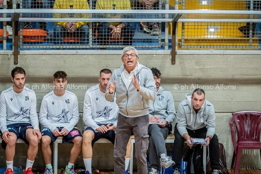 https://www.basketmarche.it/immagini_articoli/11-12-2024/rumors-coach-massimo-padovano-corsa-panchina-roseto-basket-2020-600.jpg