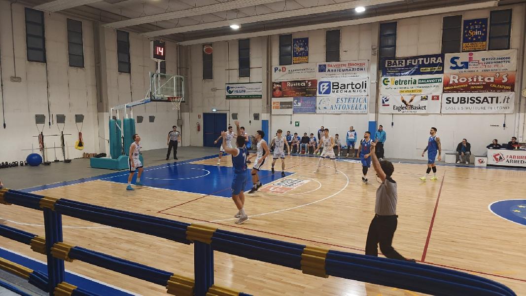 https://www.basketmarche.it/immagini_articoli/12-01-2025/ottimo-pagliaro-guida-bartoli-mechanics-vittoria-titano-marino-600.jpg